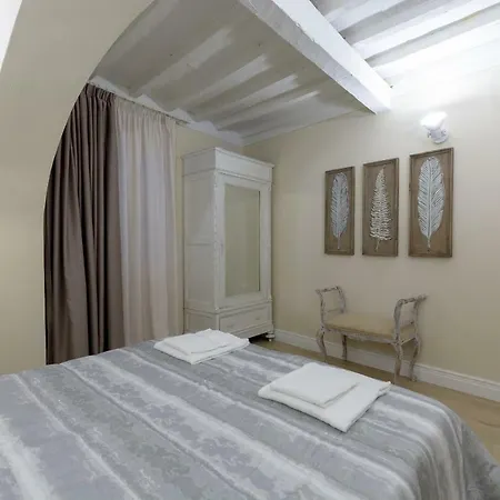 San Niccolo White 아파트 *